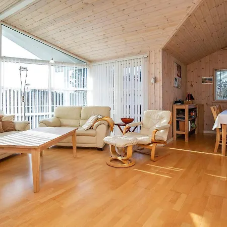 Three-bedroom Holiday In Hjorring 10 * Lønstrup
